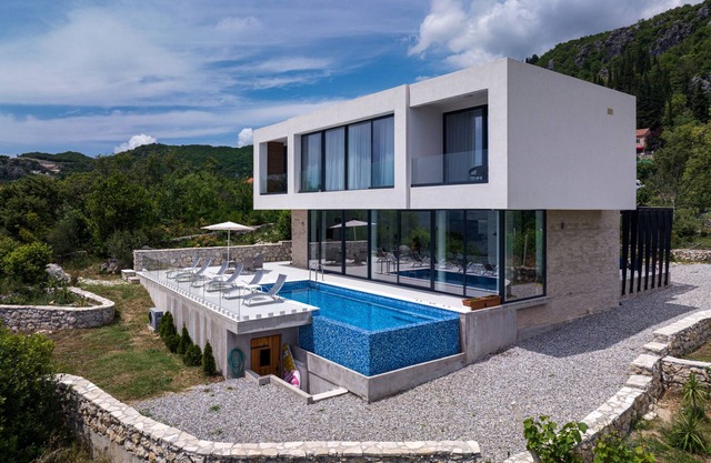 Pool Villa Luxoria Trebesin, Herceg Novi, Montenegro