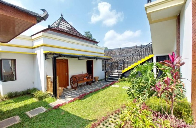 Pool Villa Saung Suluh