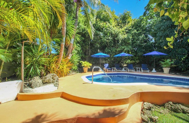 Poolside Paradise Near Beach - Pavilion Villa