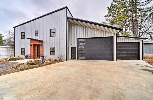 Porum Home with Private Dock on Lake Eufaula!