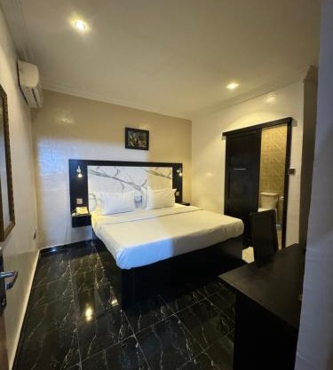 Posh Hotel and Suites Ikeja