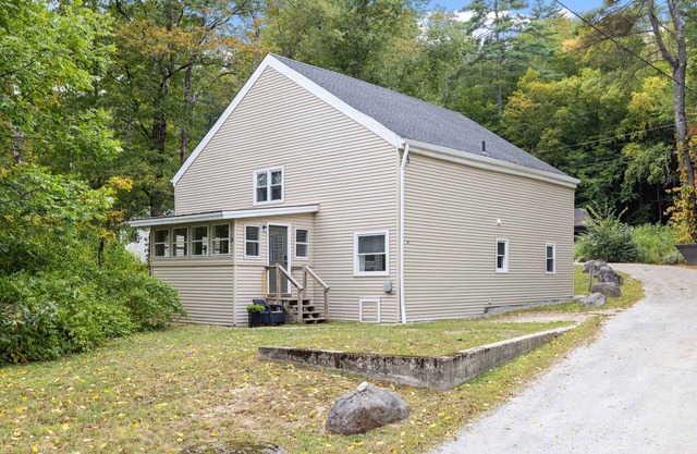 Post & Beam - 4 Bedroom 1 Bath Home On Pond - Shared 4 Bedrooms Available