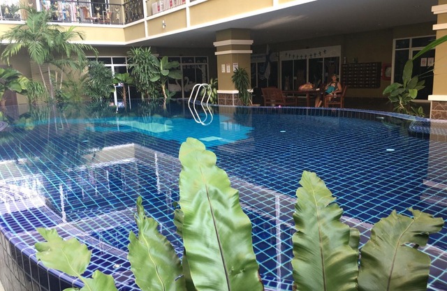 Pratumnak 1 bed condo with sea view