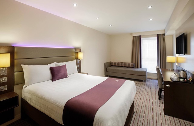 Premier Inn Warrington - M6/J21
