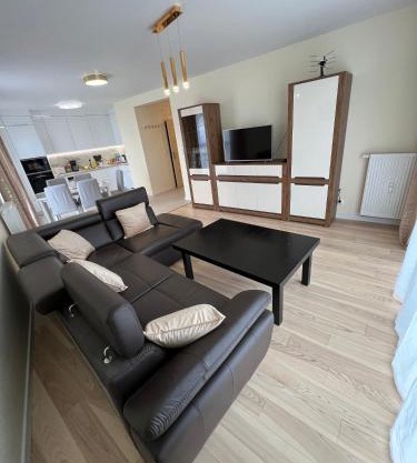 Premium 3-room Apartment balcony 80m2 free Parking