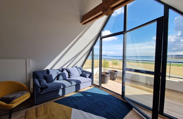 Premium Holiday Home, Pink Granite Coast