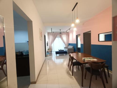Premium Look Homestay in emerald avenue apartment Clover Home 5-06