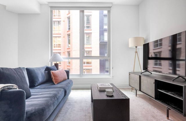 Premium NoMa Jr 1BR w/W/D, Concierge & Gym, nr Metro, by Blueground
