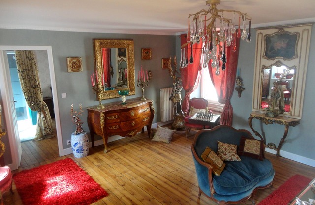 Presentation of the Host, the environment, and your suite "Ti Trianon"