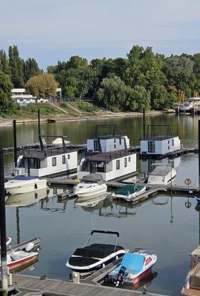 Prestige Yacht Resort Budapest