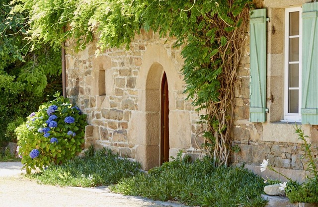 pretty cottage full of charm and nostalgia in Brittany