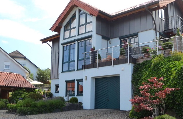 Pretty holiday apartment with an idyllic garden in Daun