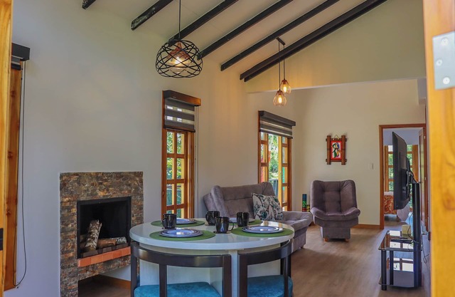 Pretty Modern Cabin at the Tourist Area. MILAGROS