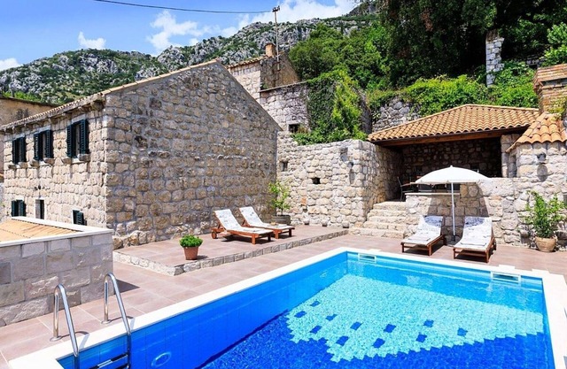 Pretty Stone Cottage with a Private Pool in the Konavle Valley - 30mins from Dubrovnik!
