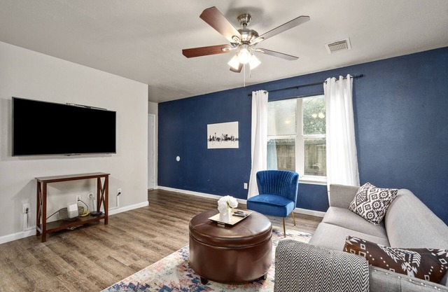 Price Drop! Off-Apt 3BR Fast Wifi & More-12B