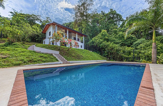 Primavera Ocean View Escape – 4 bedrooms w pool