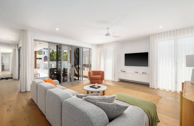 Prime Burleigh Location