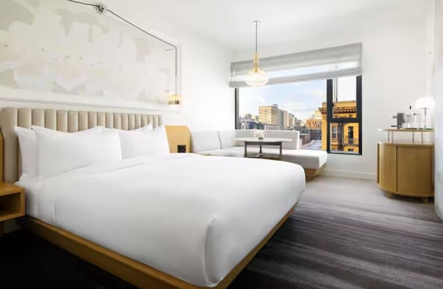 Prime Location: Comfortable Superior King Room at Timbri Hotel, San Francisco