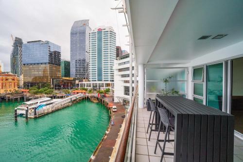 Princes Wharf - Spectacular Couple Getaway