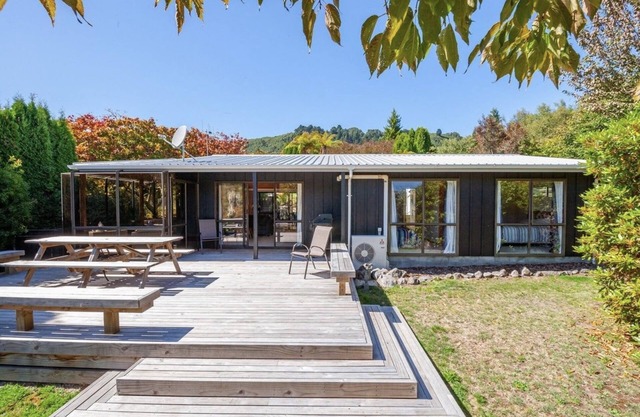 Private and peaceful kiwi bach