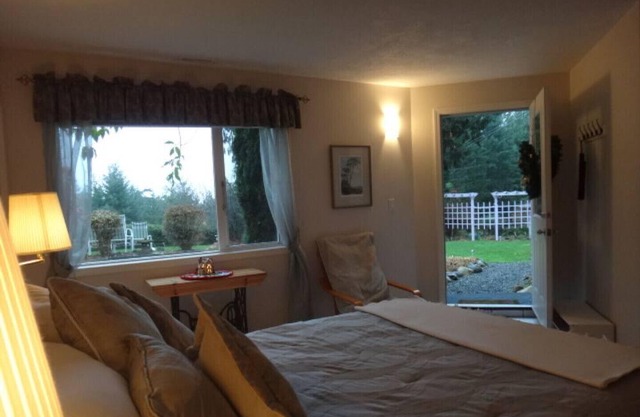 Private Country Estate - Luxury retreat with Swim Spa. Pet Friendly!