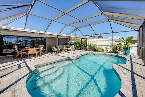 Private Fishing Dock Waterfront Palmetto Home!
