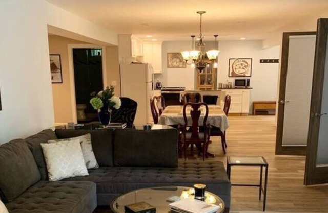 PRIVATE FOR FAMILIES / FRIENDS/SPRING BREAK!