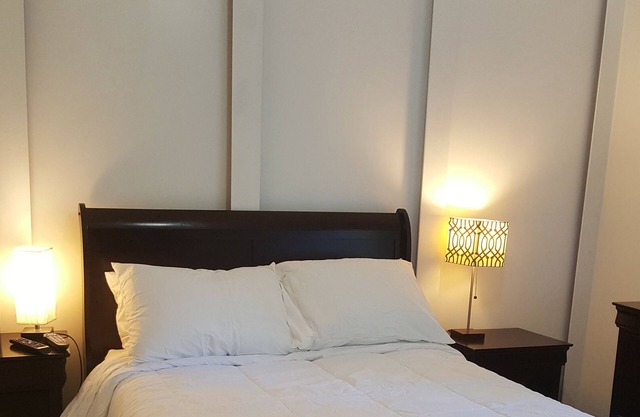 Private Furnished Bedroom with Kitchen & Breakfast – Near Bethesda downtown