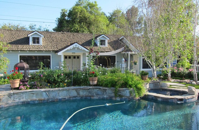 Private guest House 1BR 2BR=Gated 24/7 check-in =Hi Speed Wi-Fi=on sight parking