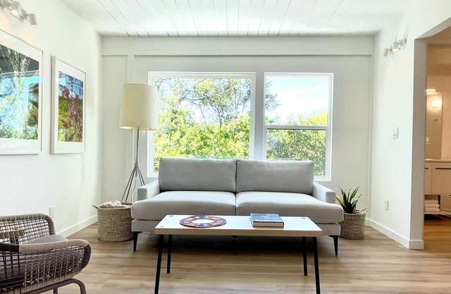 Private Hillside Casita w/Views, Heated Pool – Between SF & Napa