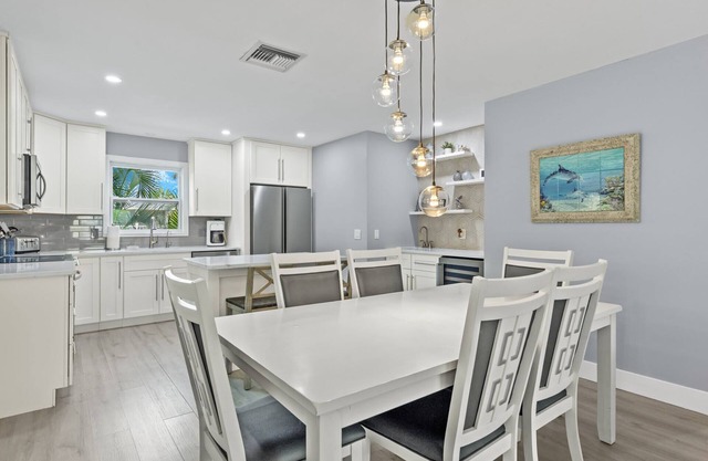 Private Home - 1 Block to Gulf -Heated Pool