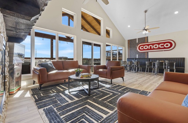 Private Hot Tub, Juke Box, Games, Community Pool, Free Silver Dollar Tickets