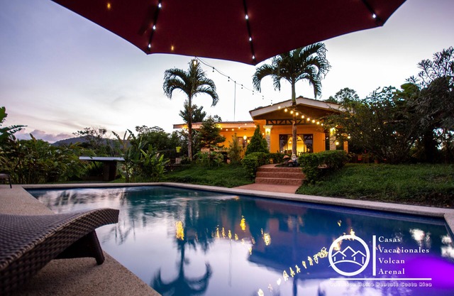 Private House Green Paradise- Wifi, Jacuzzi, A/C