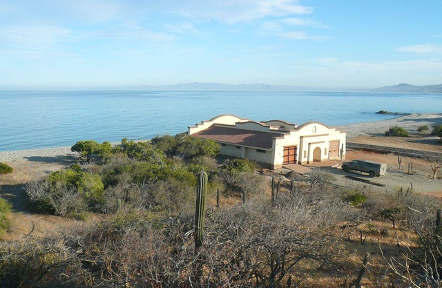 Private Oceanfront Gem