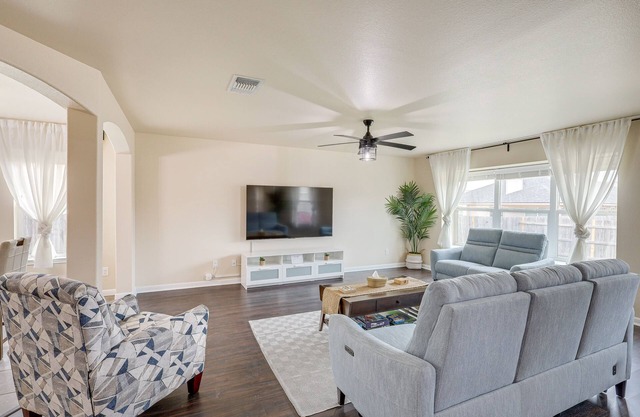 Private Patio: Modern Killeen Vacation Rental!