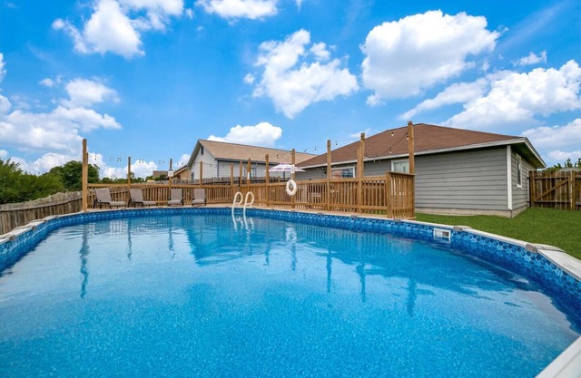 Private Pool - (Early Bird Discounts) - w/Gameroom