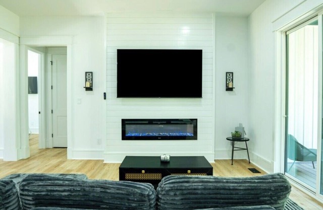 Private Retreat Near Lake Anna & Local Wineries!