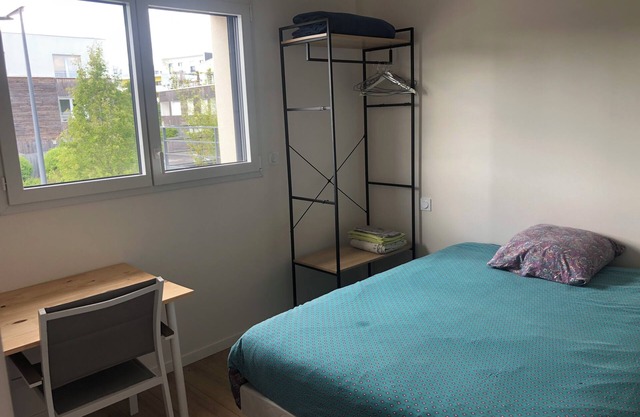 Private room in shared apartment by the week