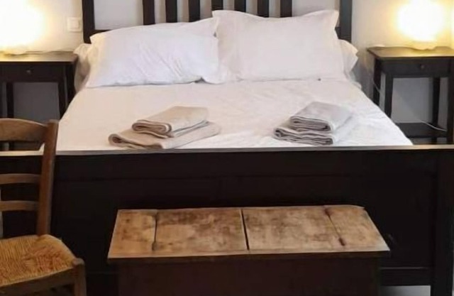 Private room, individual entrance, ground floor.