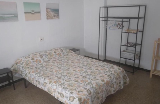 Private room Ribaroja near Valencia