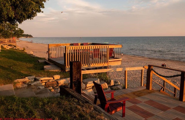 Private sand beach. Lakeview. Spacious LongBeachCottages.com – Cottage #9