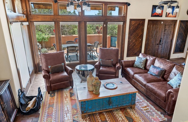 Private Upscale Mountain View Retreat just 12 Minutes From The Santa Fe Plaza.