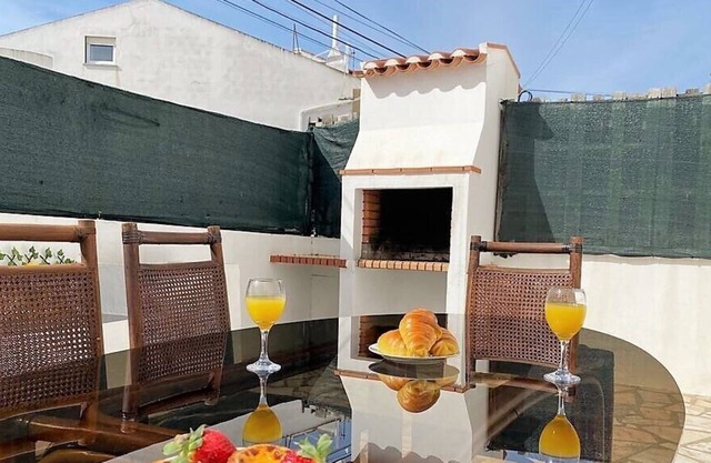 ★Private Villa 4 BR w/ Patio(3 mins to beach+Surf)