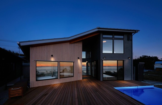 Private villa with and inifinity pool on Sunset