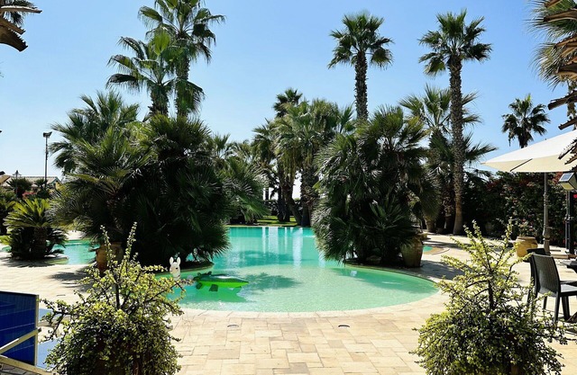 Private Villa with hot tub, WIFI, private pool, A/C, TV, patio, pets allowed, panoramic view