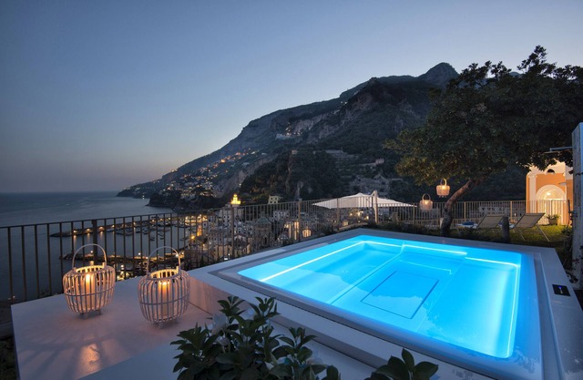 Private Villa with Jacuzzi, Terraces, Sea View and Breakfast
