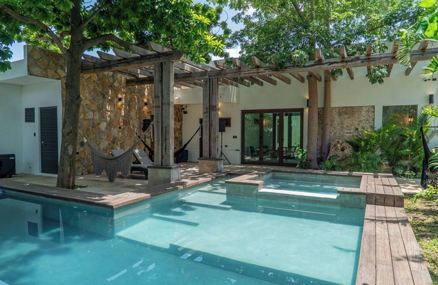 Project 52 - Amazing 5 BR house