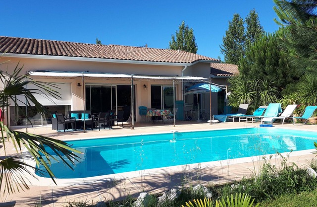 PROMO VILLA, 4-12pers, panoramic view, private swimming pool, quiet