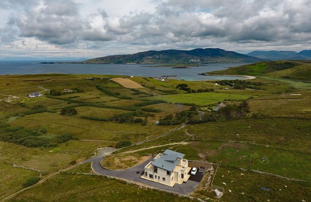 Property 260 - Moyard - sleeps 8 guests in 4 bedrooms