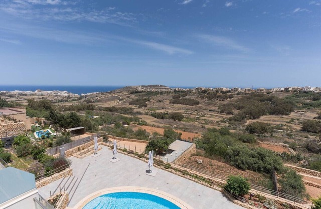 Property with Pool access - Xaghra near Marsalforn